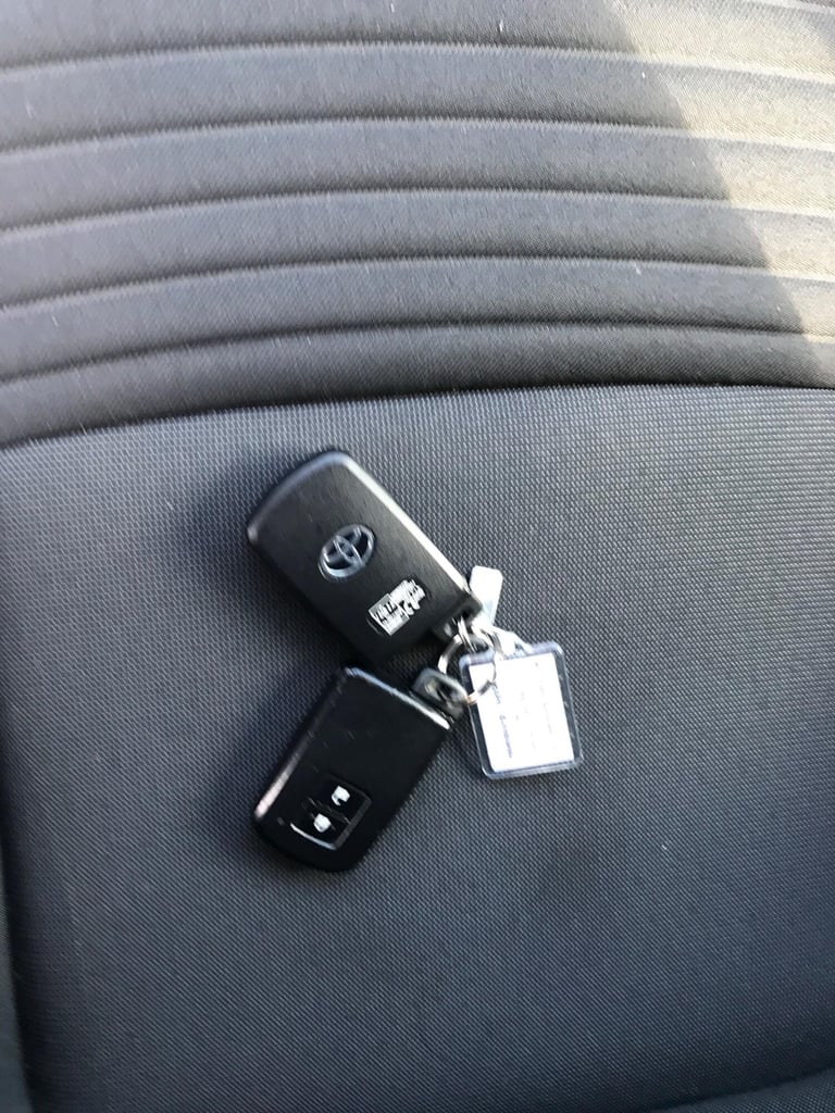 2016 Toyota Yaris 1.5 VVT-h Design E-CVT Euro 6 5dr HATCHBACK Petrol/Electric Hybrid Automatic