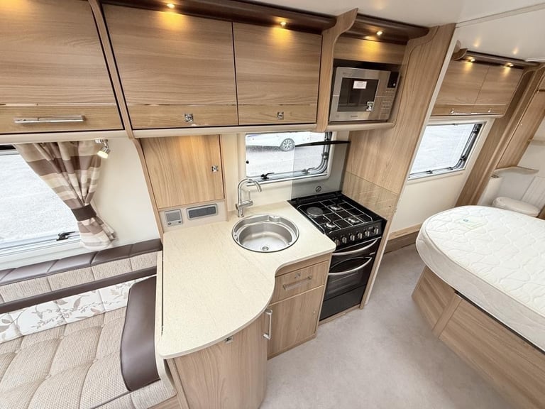 2017 BAILEY UNICORN VIGO LUXURY TOURING CARAVAN