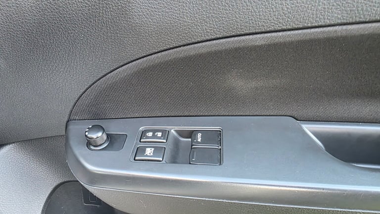 2012 Suzuki Swift 1.2 Attitude 3dr HATCHBACK Petrol Manual