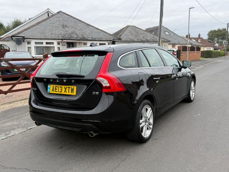 Volvo V60 SE Lux Nav Geartronic Diesel Automatic-Full service history