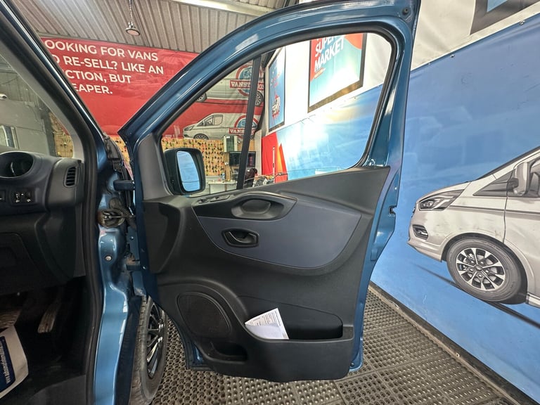 2019 Vauxhall Vivaro Vivaro  Combi CDTi S/S Minibus DIESEL Manual