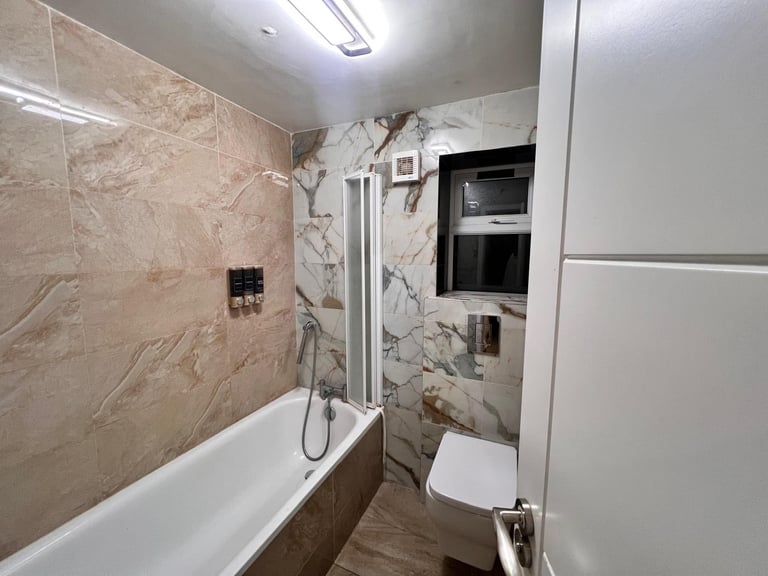 Spacious 5/6 Bedroom, 3 Bathroom House Near Heathrow – Ideal for Company Let – Newly Renovated