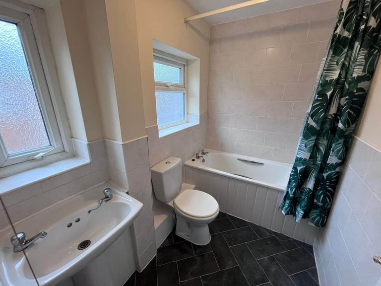 3 Bedroom Upper Flat to Rent in Bensham - Trevethick Street