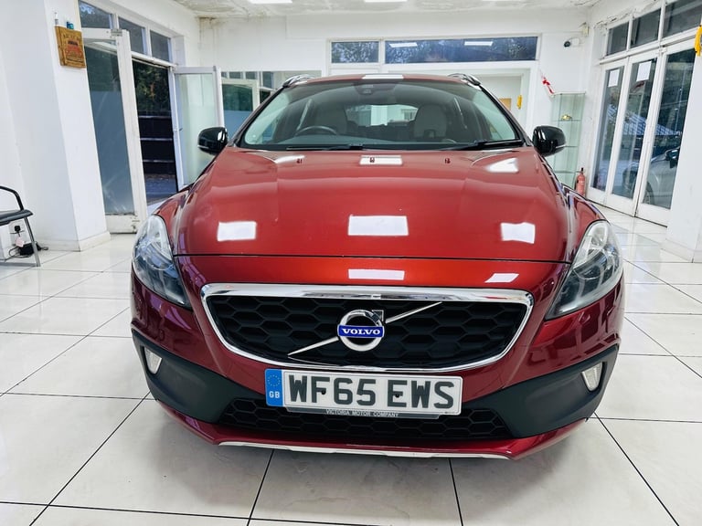 2015 Volvo V40 Cross Country 2.0 D2 Lux Auto Euro 6 (s/s) 5dr HATCHBACK Diesel Automatic