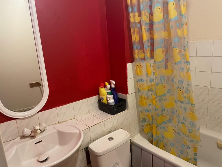 Two Newly Refurbished Rooms in Clean, Quiet Home – Ideal for Students or Professionals