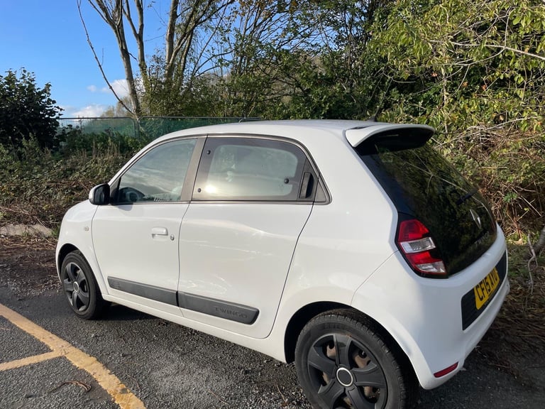 RENAULT TWINGO 1.0 SCE 15 REG 5 DOOR 12 MONTHS MOT ROAD TAX £20 LOW INSURANCE 50+MPG