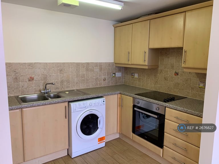 2 bedroom flat in Grove Mews, Bournemouth, BH6 (2 bed) (#2676827)