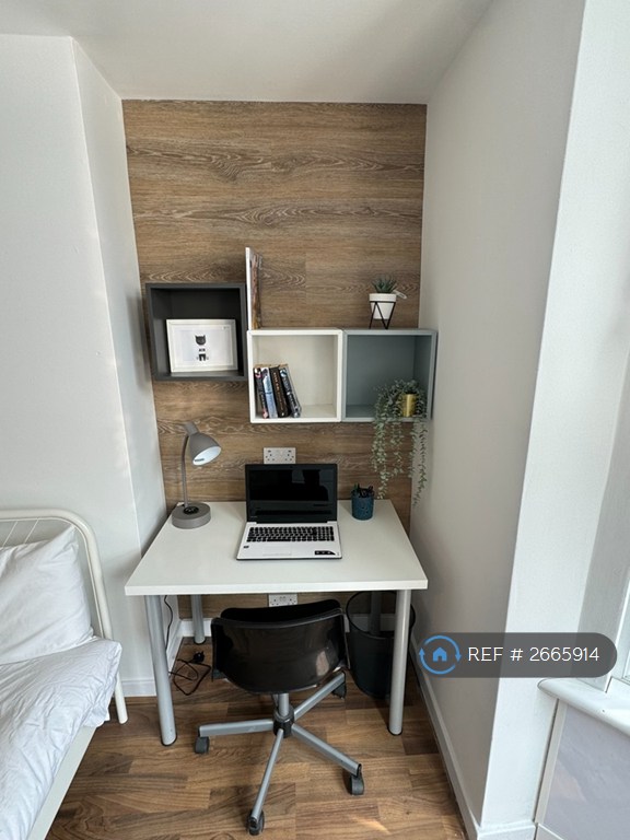 7 bedroom house in Stalbridge Avenue, Liverpool, L18 (7 bed) (#2665914)