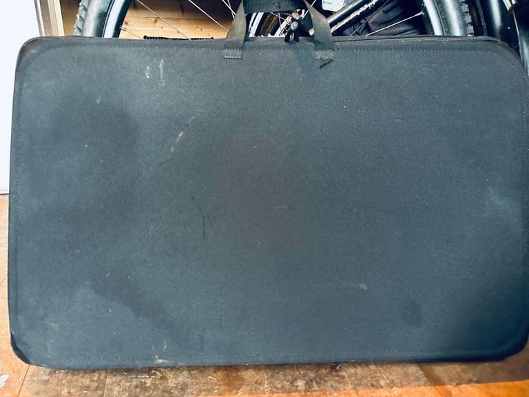 image for Wind deflector with carrying case