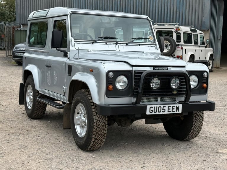 2005 Land Rover Defender 90 2.5 TD5 County Station Wagon 3dr (6 Seats) ESTATE Diesel Manual