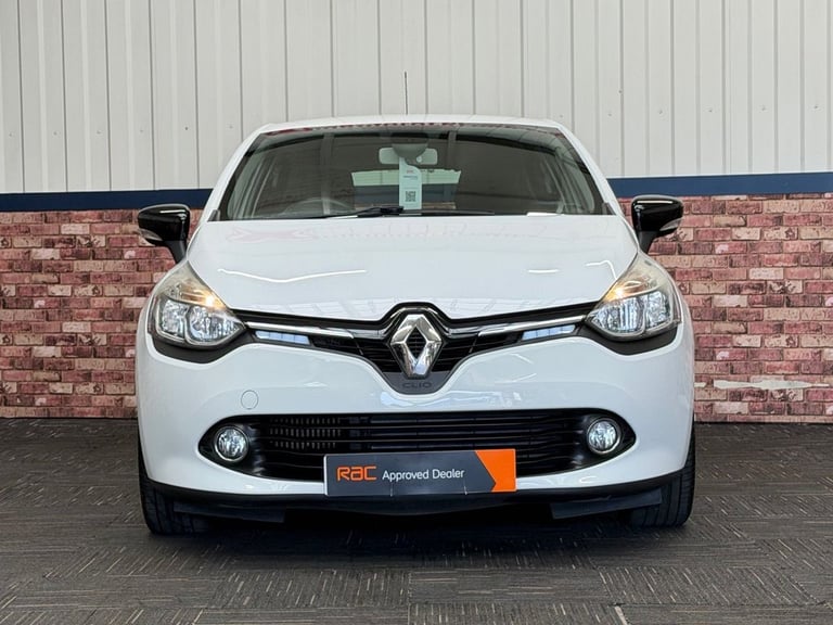 2015 Renault Clio 1.5 dCi Dynamique S Nav Hatchback 5dr Diesel Manual Euro 6 (s/s) (90 ps) Hatchb...
