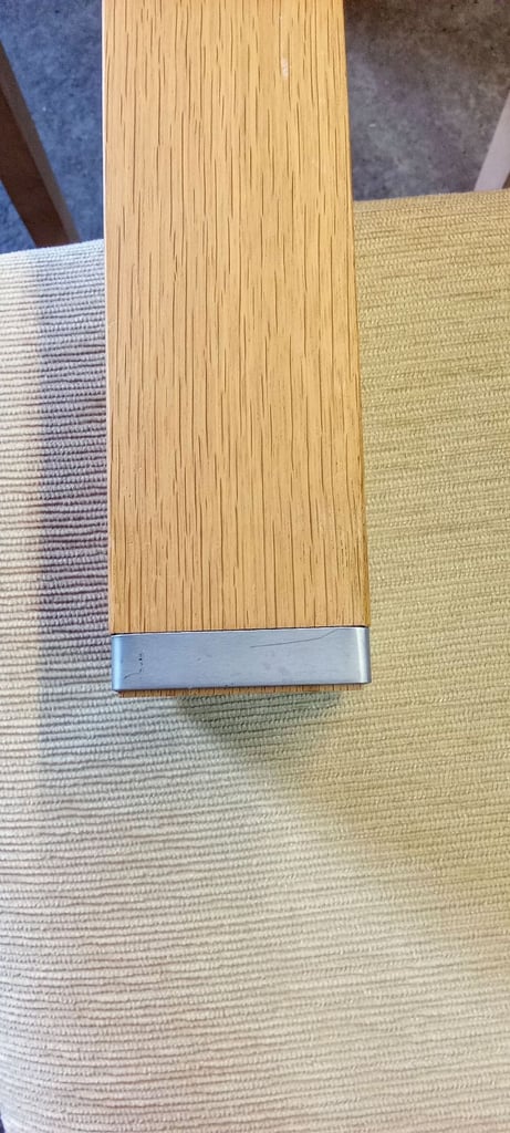 Extending dining table 
