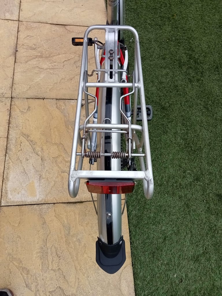 Ladies Raleigh Pioneer Airlite City Bike.