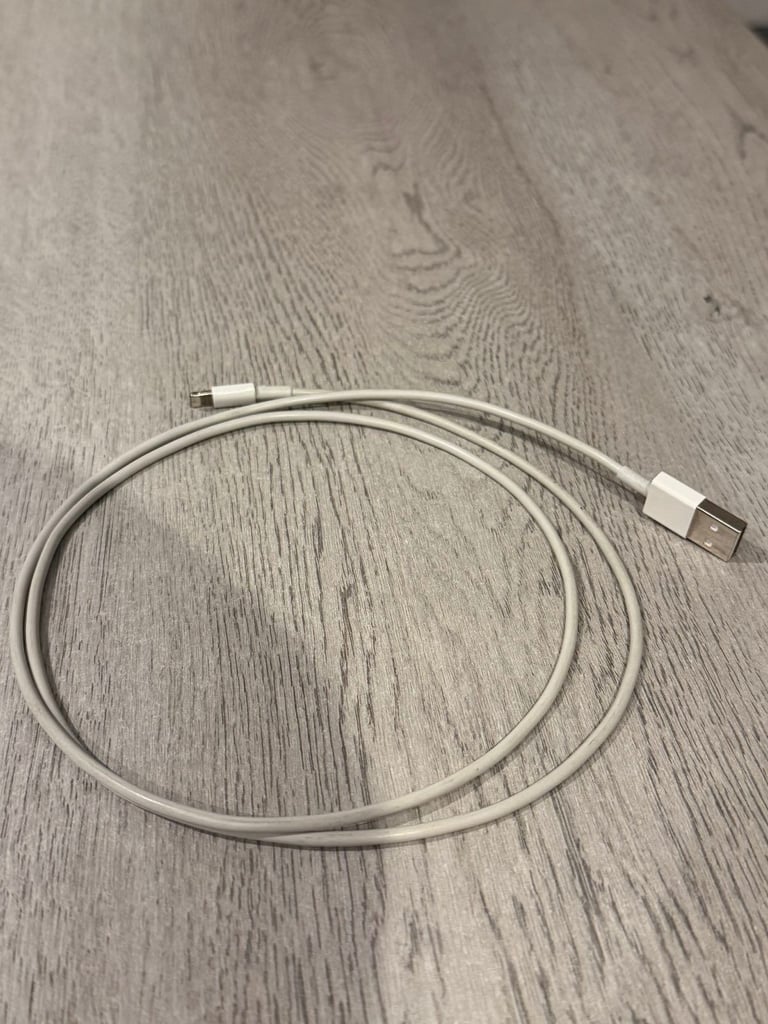 Genuine Apple Lightning to USB-A Cable (data + power cable) - 1 Metre