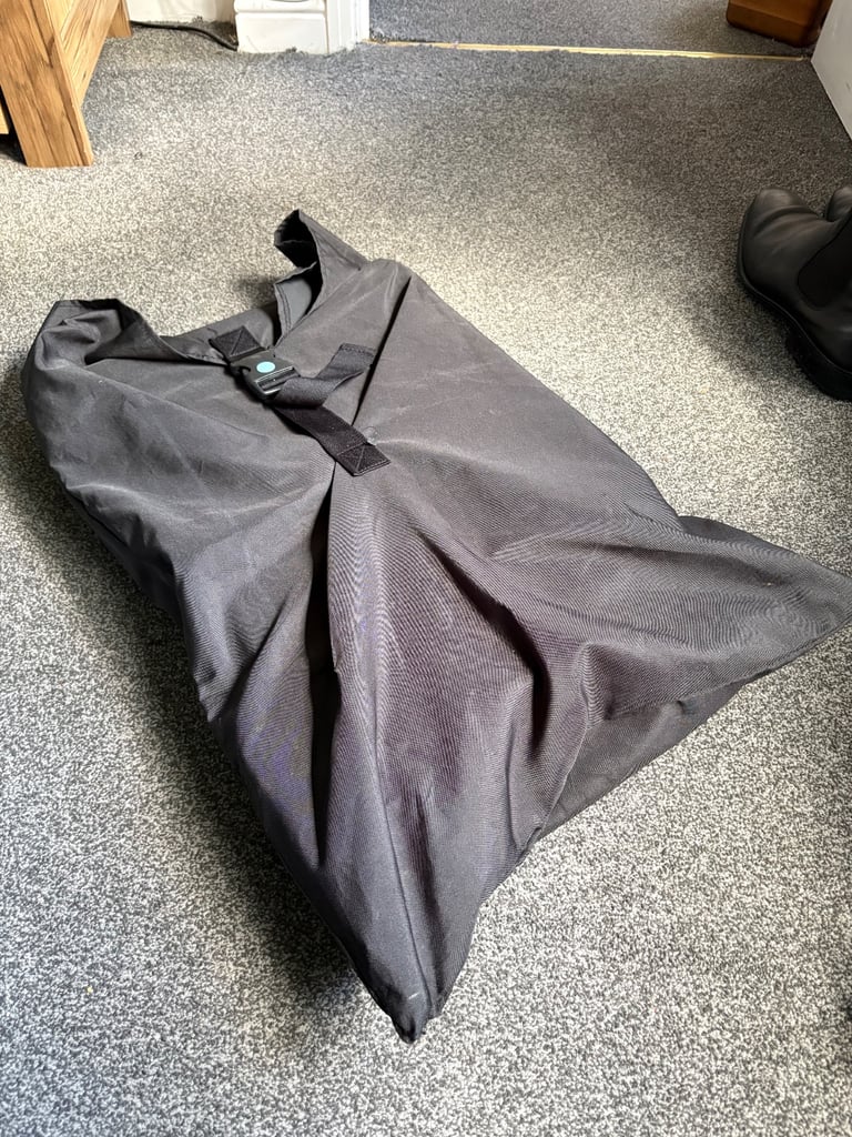 BMW E88 1 Series wind deflector