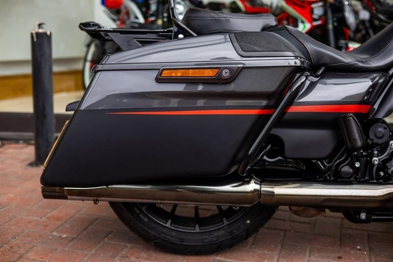 Harley-Davidson CVO SPORTGLIDE ! PANNIERS ! STUNNING