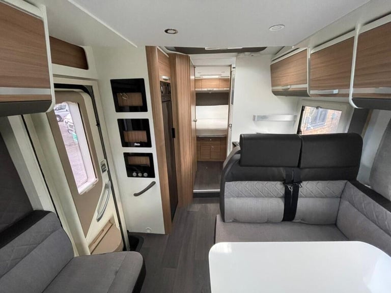 Adria Matrix 670 sc Axess Automatic Rear Garage, Island bed motorhome