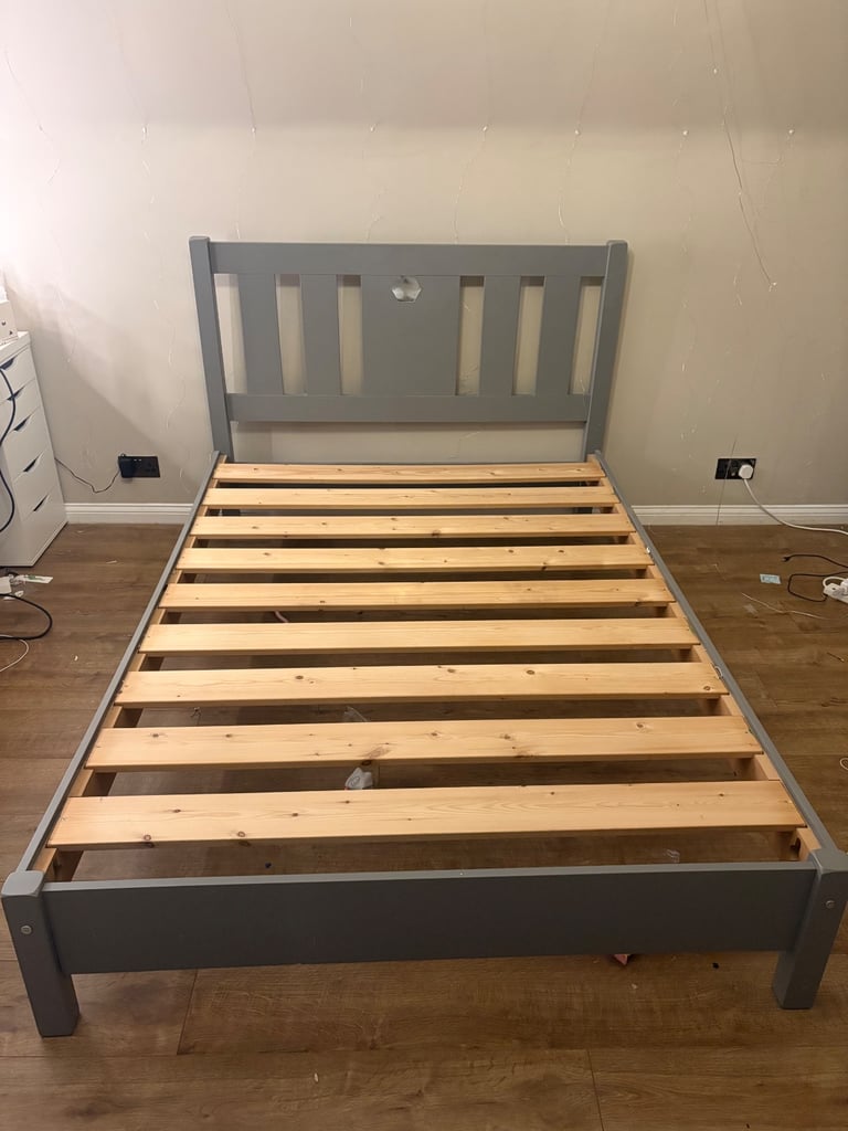 image for grey double bed 
