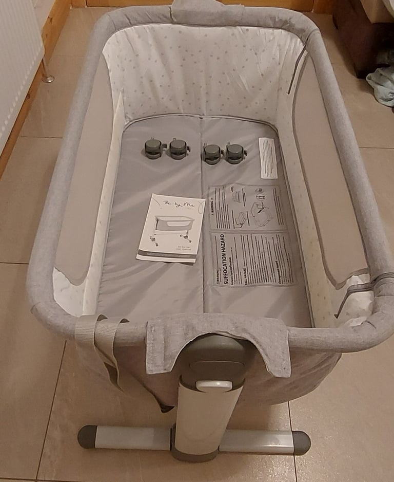Baby crib, REDUCED FURTHER FOR QUICK SALE 