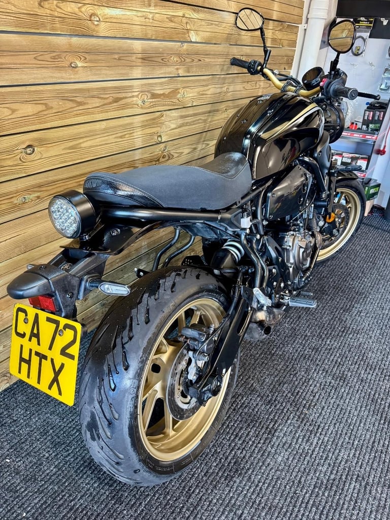 Yamaha XSR 700 / 2022 (72) model / just 7472 miles.