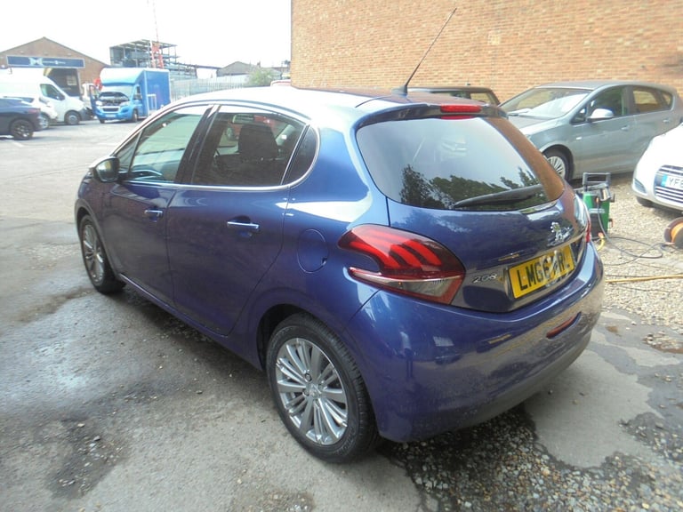 2016 Peugeot 208 1.2 PureTech 82 Allure 5dr HATCHBACK PETROL Manual