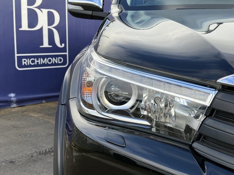 2019 Toyota Hilux 2.4 D-4D Invincible 50 Pickup Double Cab 4dr Diesel Auto 4WD Euro 6 (s/s) ( Pic...