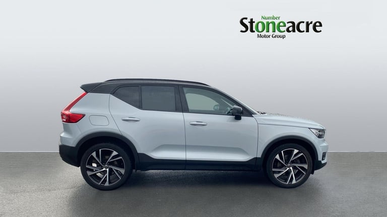 2021 Volvo XC40 2.0 B4P R DESIGN Pro 5dr Auto ESTATE PETROL Automatic