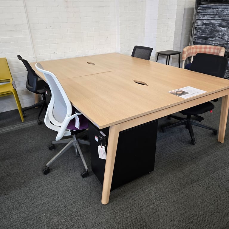 Used Office Furniture, Desk chairs storage and more - delivery UK♻️