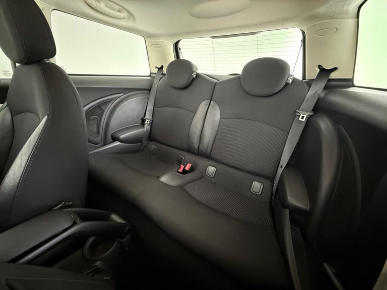 2013 MINI Hatch 1.6 Cooper Auto Euro 5 3dr Hatchback Petrol Automatic