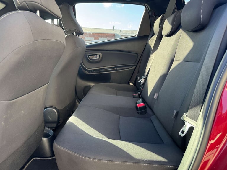 2017 Toyota Yaris 1.3 Yaris Design VVT-i 5dr - NATIONAL DELIVERY* Hatchback Petrol Manual