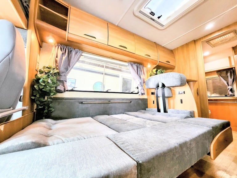 STUNNING Luxury Spacious Motorhome, 36k Miles! Full MOT, 6-Belts, Awning, Solar, Extras - ON SALE!