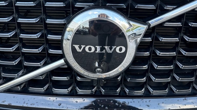 2024 Volvo XC60 Plus, B5 AWD Mild hybrid, Petrol, Dark Estate Petrol Automatic