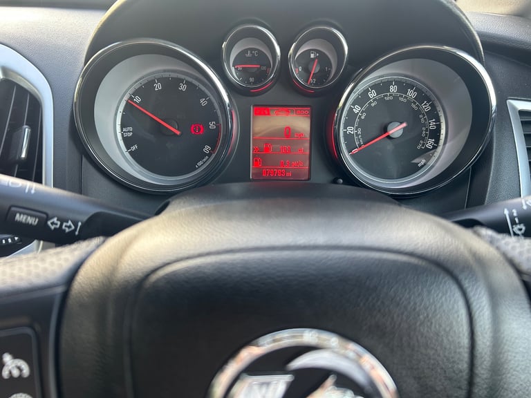 Vauxhall, ASTRA, Hatchback, 2013, Manual, 1956 (cc), 5 doors