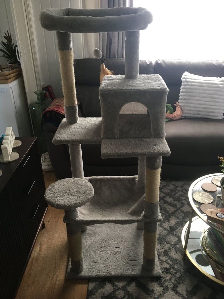 CAT TREE