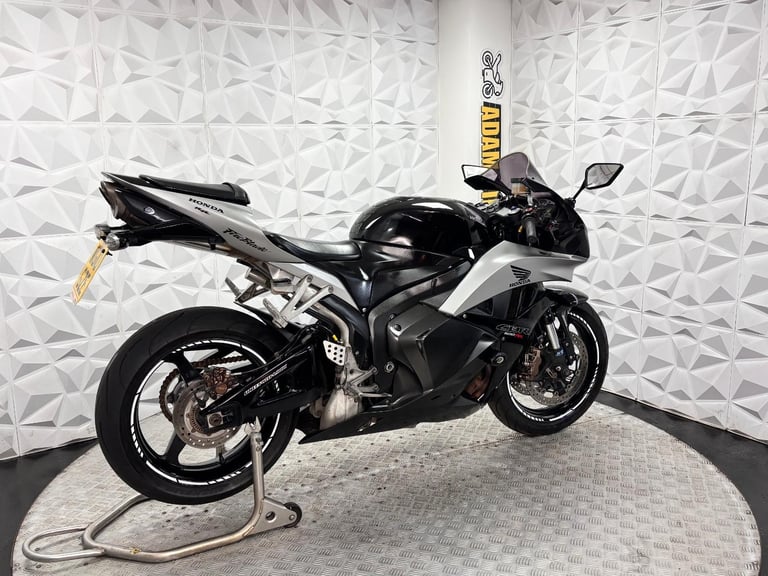 2010 Honda CBR00 | *WARRANTY PROVIDED*