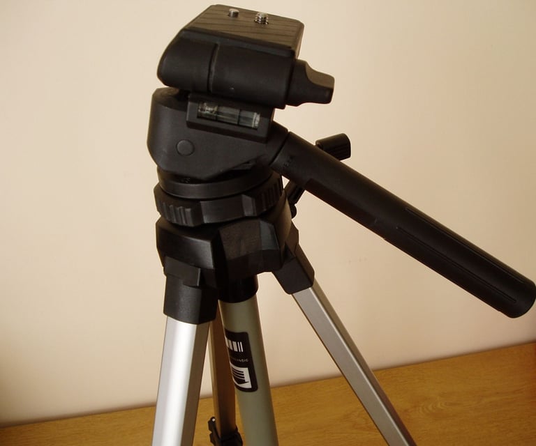 TP10 Miranda Titan tripod stand