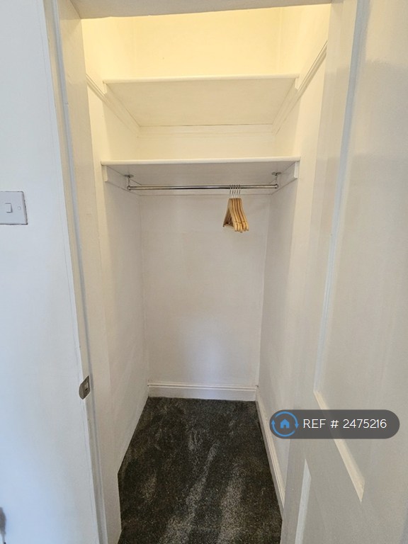 2 bedroom house in Saturn Road, Stoke-On-Trent, ST6 (2 bed) (#2475216)