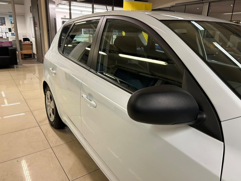2011 Kia Ceed 1.4 1 Euro 5 5dr HATCHBACK Petrol Manual