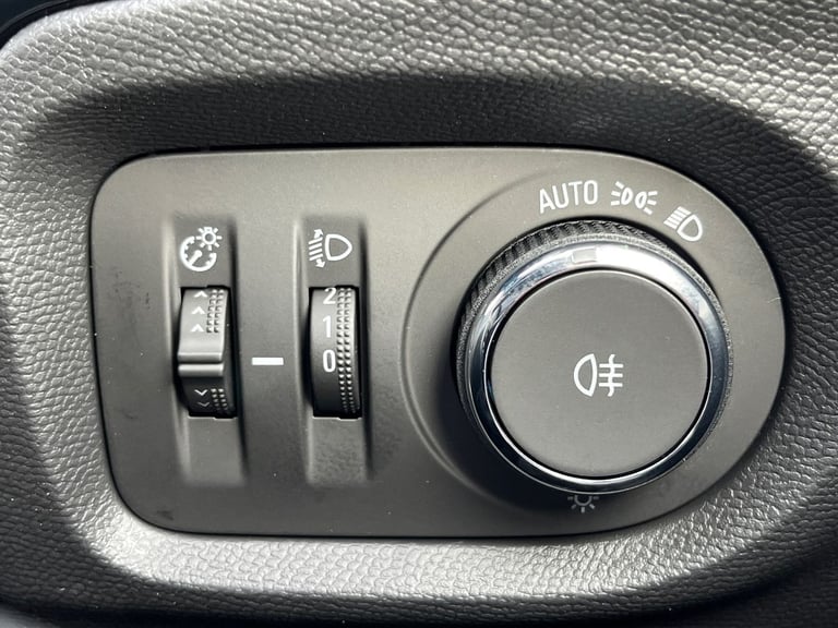  Vauxhall Corsa 1.2 Turbo Yes Hatchback 5dr Petrol Manual Euro 6 s/s 100 Ps