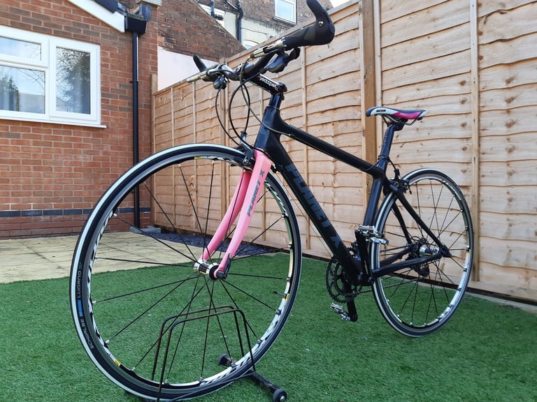 .Ladies Planet X Carbon Fibre Hybrid Road Bike.