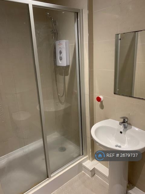 1 bedroom flat in George Street, Nuneaton, CV11 (1 bed) (#2679737)