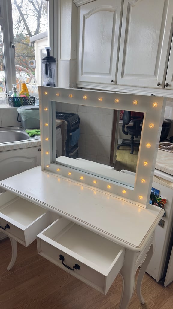 French dressing table 