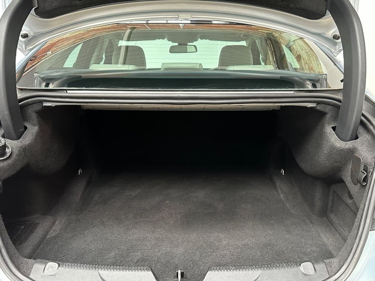 2016 Jaguar XE 2.0d Portfolio Auto Euro 6 (s/s) 4dr Saloon Diesel Automatic