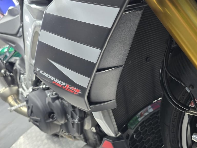 APRILIA TUONO V4 1100 FACTORY