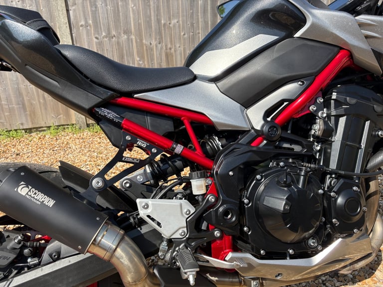 Kawasaki, Z, 2024, 948 (cc)