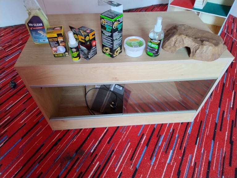gecko wooden vivarium