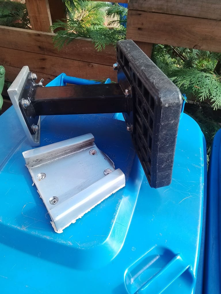 Aluminium outboard bracket