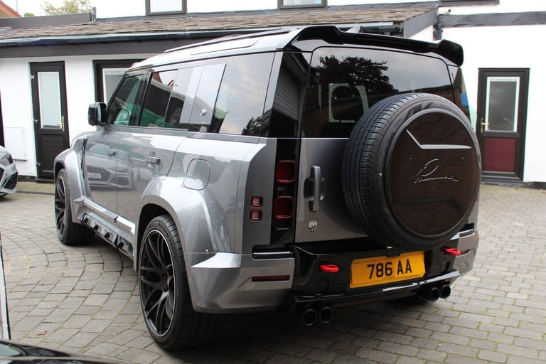 2023 Land Rover Defender 2.0 P400e X-Dynamic SE 110 5dr Auto ESTATE PETROL/ELECTRIC Automatic
