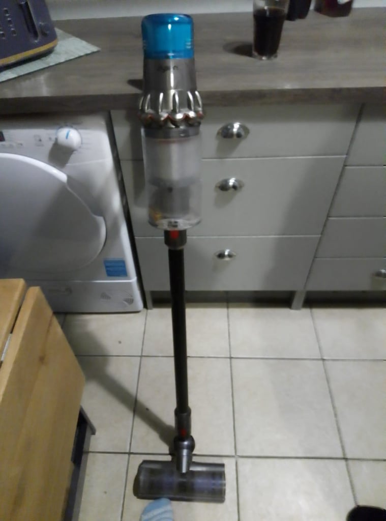 Cordless stick dyson