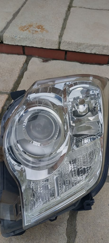 2013 Genuine Toyota Noah Headlights Headlamps